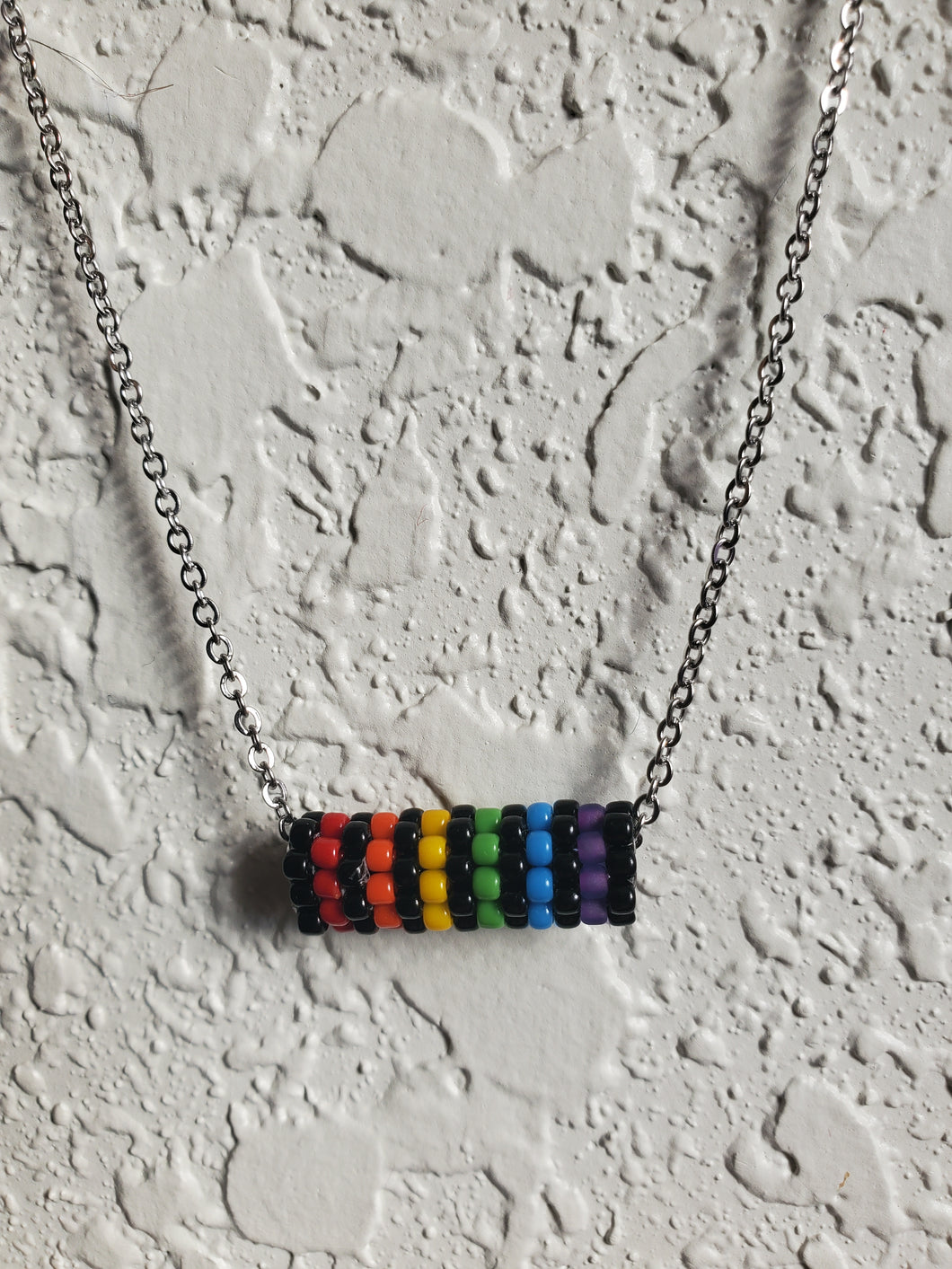 Barrel Necklace Rainbow Black