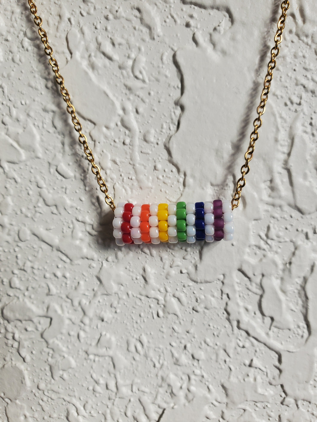 Barrel Necklace Rainbow White